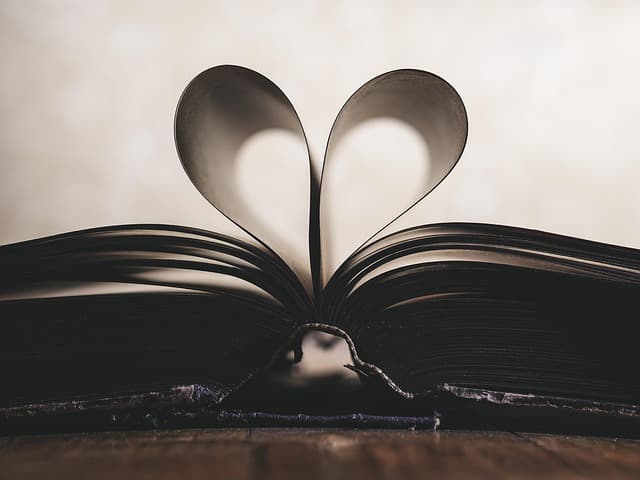 Comment créer un scrapbook de souvenirs uniques